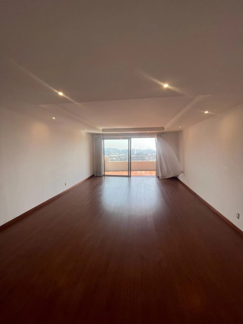 Apartamento en Renta Zona 15, Vista Hermosa II Edificio Botticelli II — Apartamento en Alquiler en Botticelli II, Zona 15, Guatemala, Ciudad — foto 3 de 17