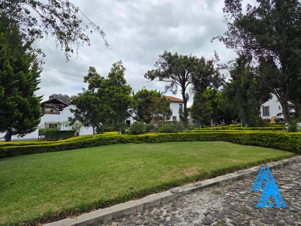 En venta hermoso terreno Hacieneda del Comendador — Terreno en Venta en Hacienda del comendador, San Miguel Dueñas, Sacatepéquez — foto 2 de 7