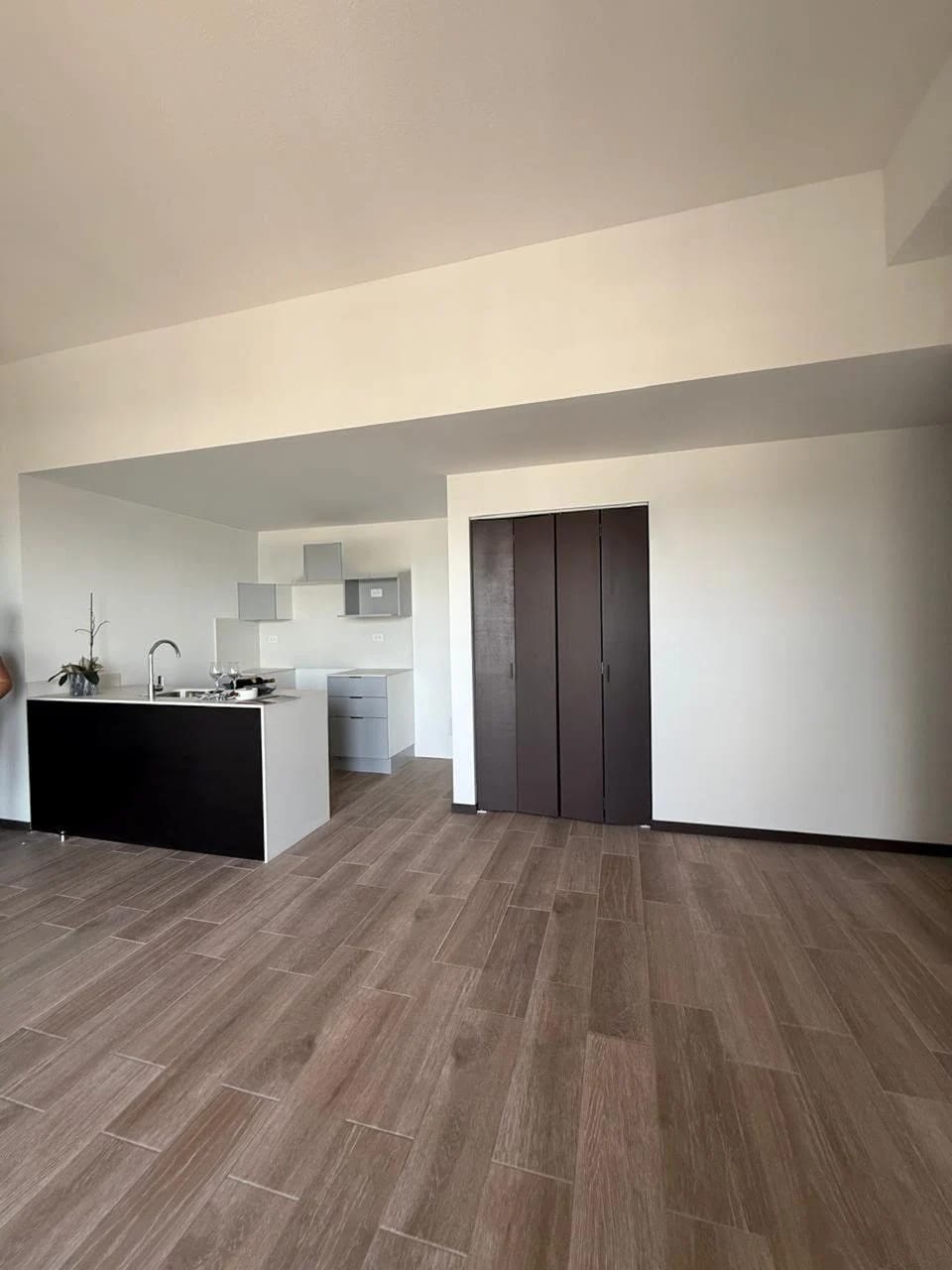 Espectacular apartamento de tres dormitorios en zona 11 Mariscal — Apartamento en Venta en Zona 11, Guatemala, Ciudad — foto 2 de 15