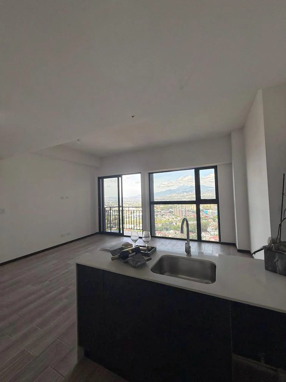 Espectacular apartamento de tres dormitorios en zona 11 Mariscal — Apartamento en Venta en Zona 11, Guatemala, Ciudad — foto 4 de 15