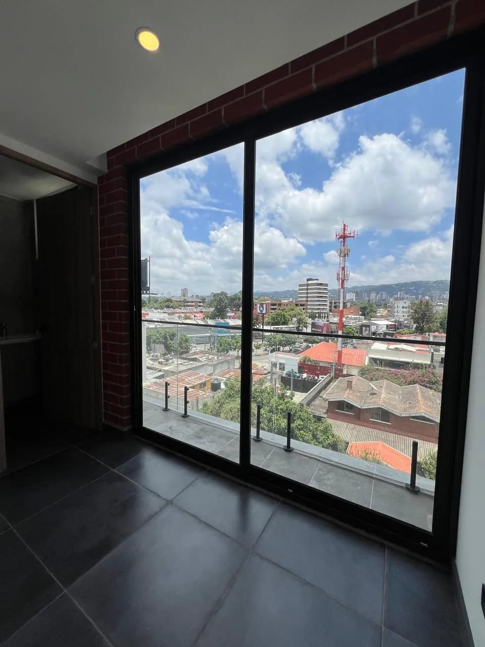 Lindo apartamento de dos dormitorios — Apartamento en Alquiler en Zona Viva, Zona 10, Guatemala, Ciudad — foto 4 de 17