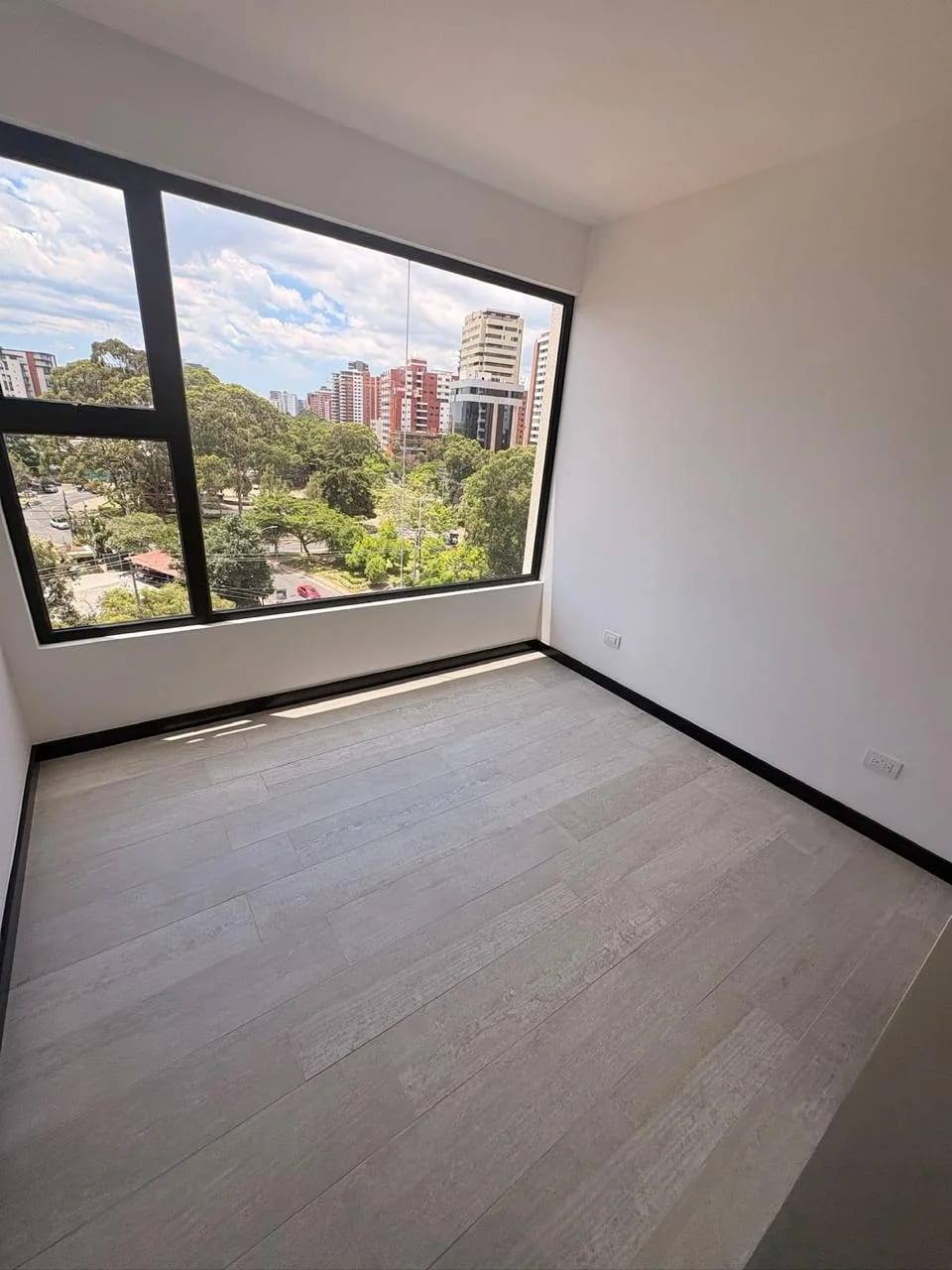 Vista — Amplio apartamento en VERDU ZONA 13, 99.96mtr2 Tres dormitorios — Apartamento en Venta en Verdú, Zona 13, Guatemala, Ciudad — foto 7 de 13