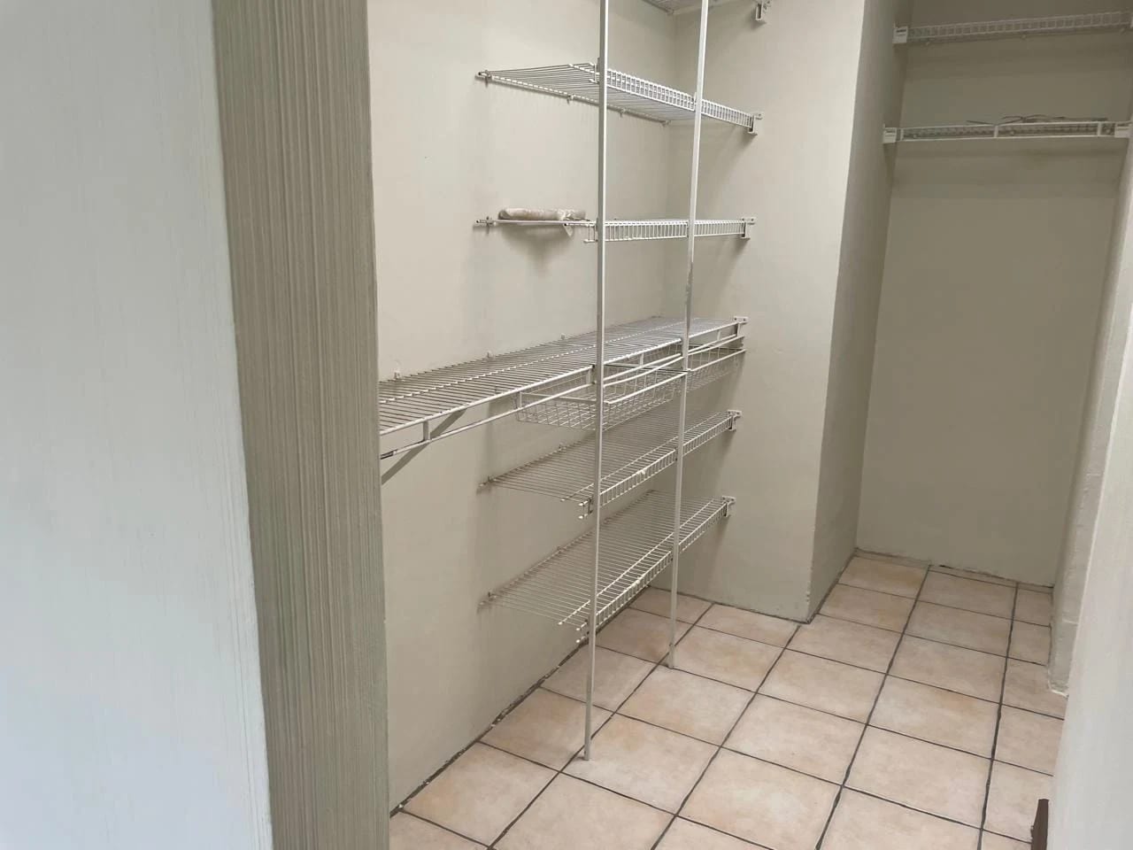 EXCLUSIVA OPORTUNIDAD EN CES Casa en Venta - Condominio "Jardín del Valle" — Casa en Venta en Santa Catarina Pinula, Guatemala, Ciudad — foto 11 de 14