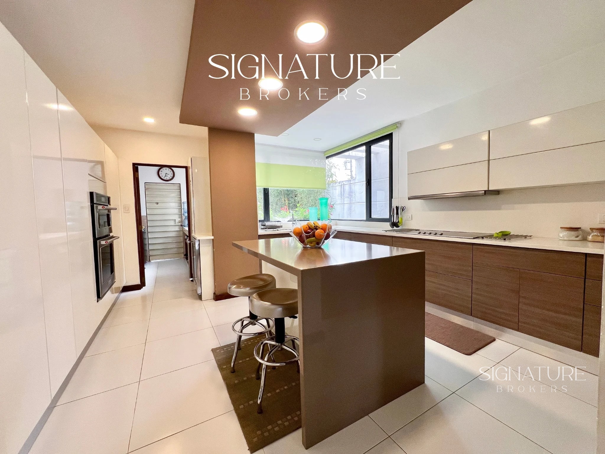 Casa con Piscina en venta Zona 15 – VHI dentro de garita - 2