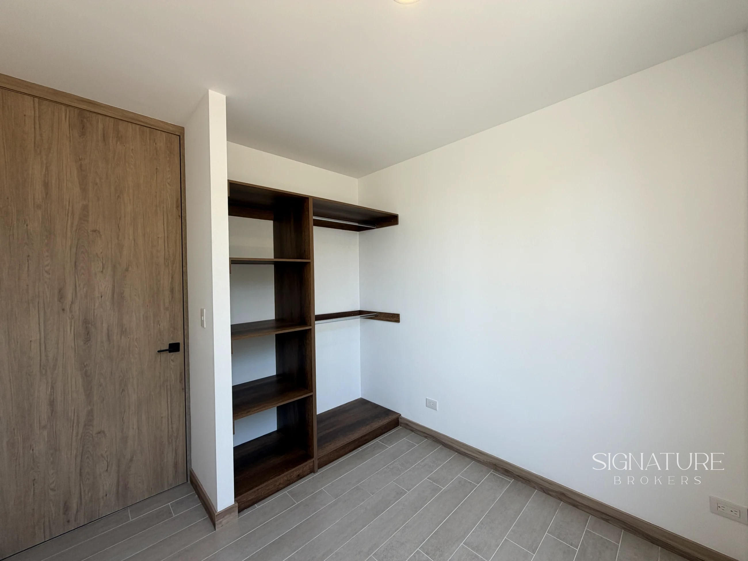 Apartamento en Renta semi-amueblado - Edificio Providencia Z.13 — Apartamento en Alquiler en Providencia Apartamentos, Zona 13, Guatemala, Ciudad — foto 9 de 10