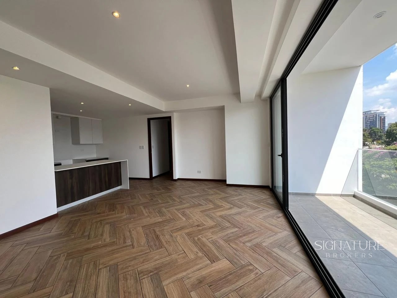 Apartamento en Renta zona 10 — Apartamento en Alquiler en Zona 10, Guatemala, Ciudad — foto 2 de 12