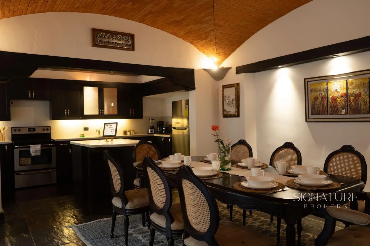 Casa en Venta – Condominio Las Gravileas, Antigua Guatemala — Casa vacacional en Venta en Antigua, Sacatepéquez — foto 1 de 17