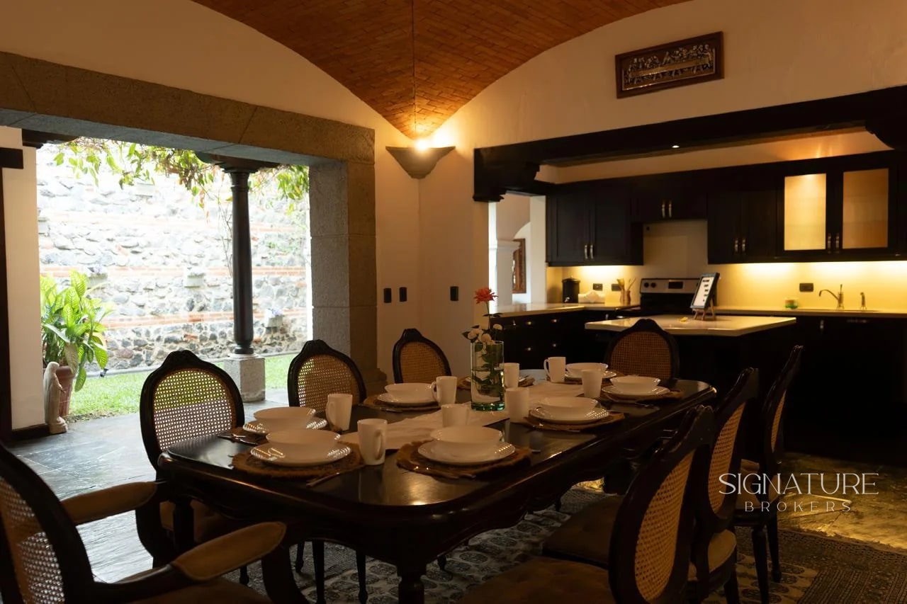 Casa en Venta – Condominio Las Gravileas, Antigua Guatemala — Casa vacacional en Venta en Antigua, Sacatepéquez — foto 3 de 17