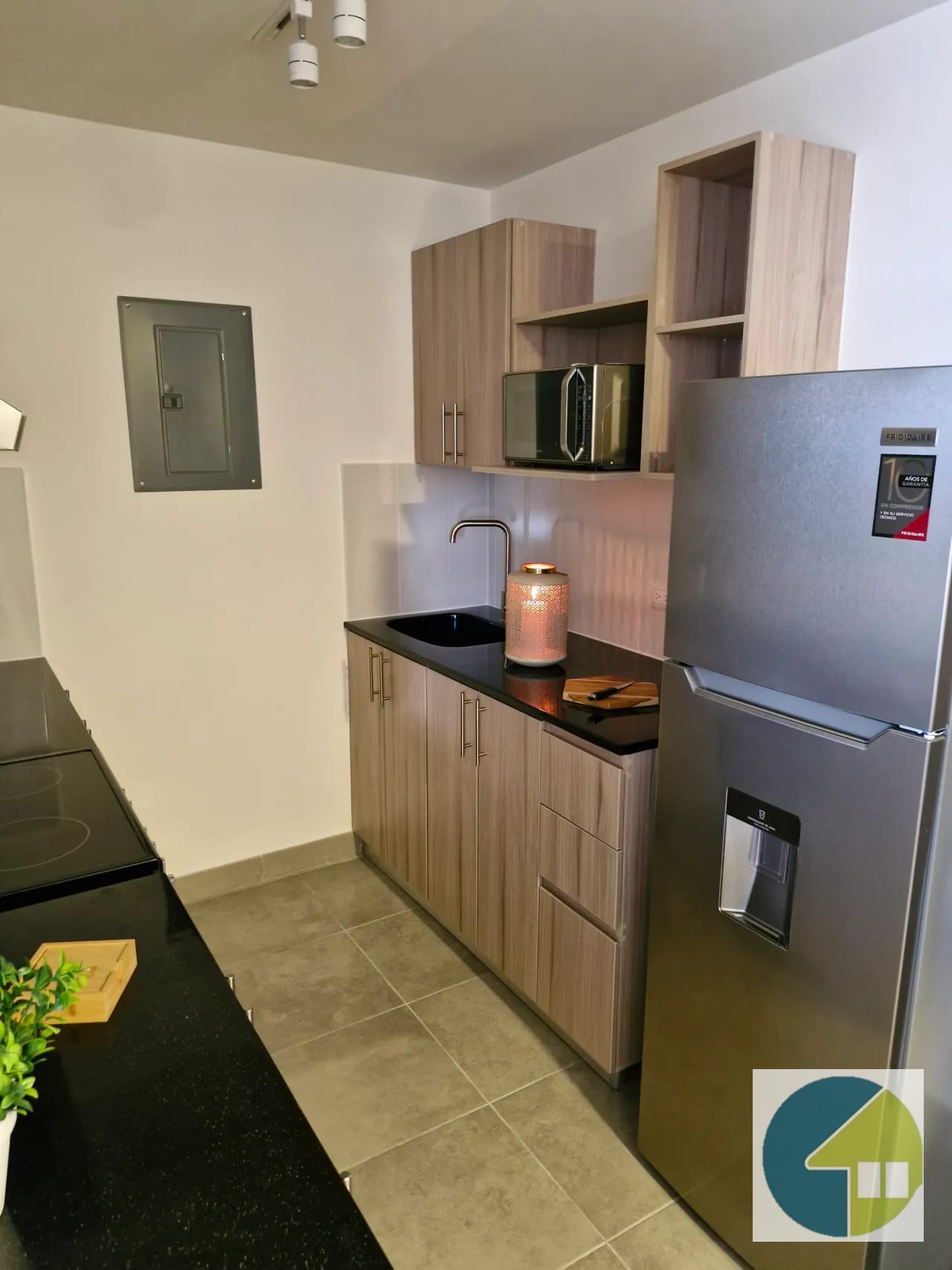 Cocina — Apartamento Amueblado y Equipado en Zona 10 — Apartamento en Venta en Fiamene, Zona 10, Guatemala, Ciudad — foto 3 de 15