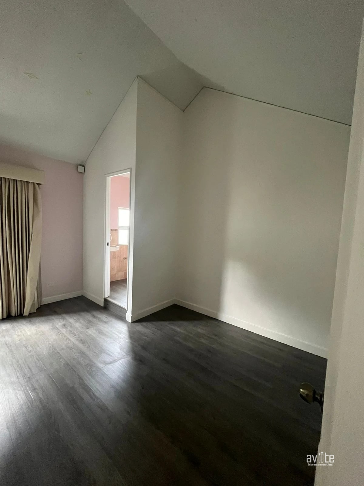 Casa tipo Solana, 4 dormitorios. Condado Naranjo, Alameda Norte $390,000 — Casa en Venta en Condado Naranjo, Zona 4 Mixco, Guatemala, Ciudad — foto 9 de 16