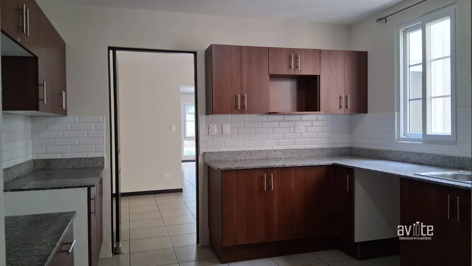 Condado Naranjo, casa Solana de construcción reciente en venta — Casa en Venta en Condado Naranjo, Zona 4 Mixco, Guatemala, Ciudad — foto 4 de 17
