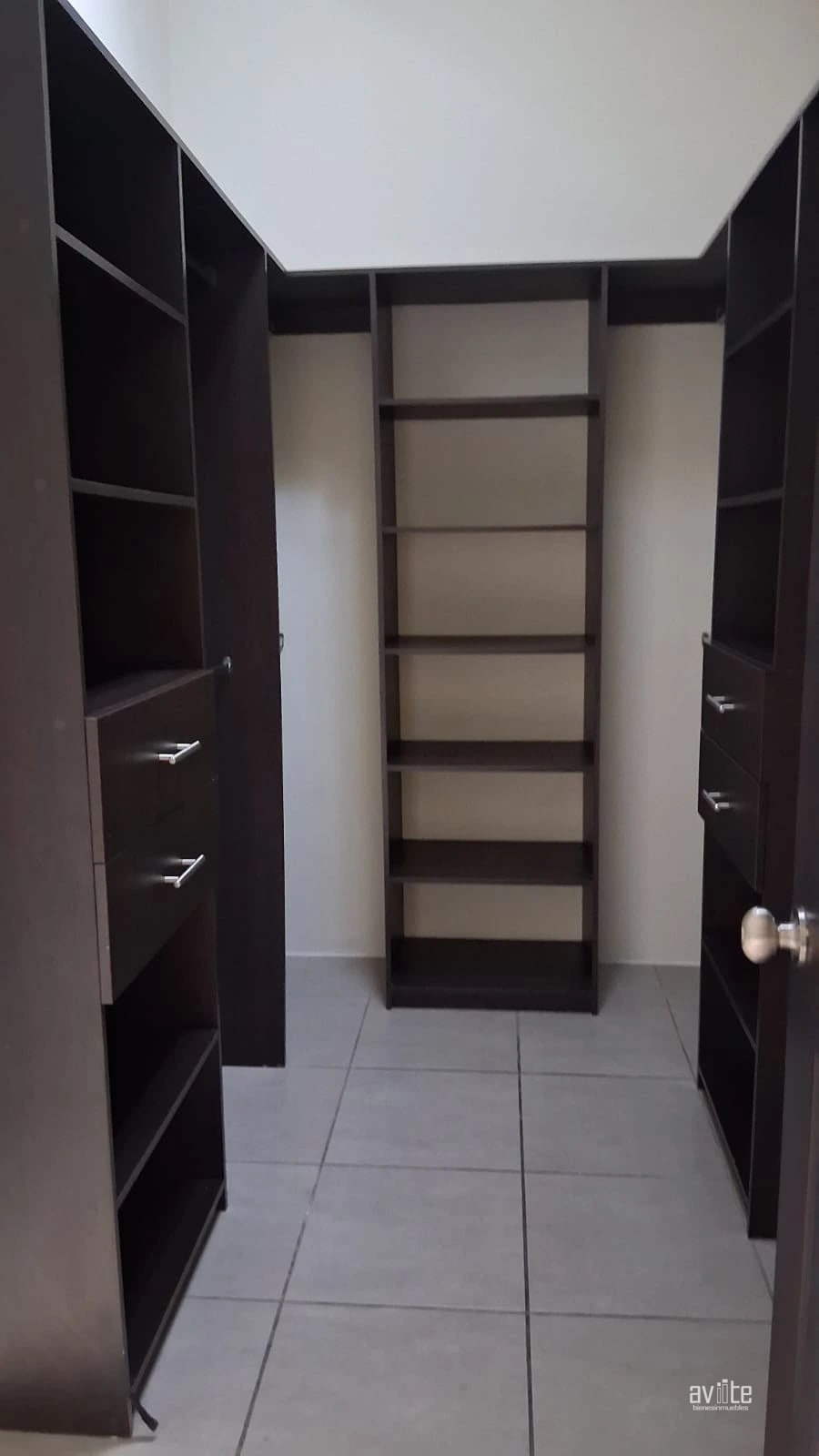 Condado Naranjo, casa Solana de construcción reciente en venta — Casa en Venta en Condado Naranjo, Zona 4 Mixco, Guatemala, Ciudad — foto 11 de 17