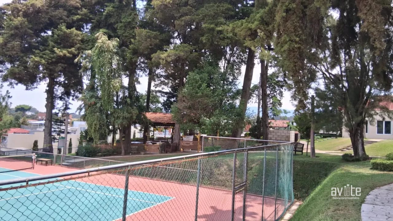Bosques de La Fontana, zona 4 de Mixco. Venta de hermosa casa — Casa en Venta en Zona 4 Mixco, Guatemala, Ciudad — foto 14 de 16
