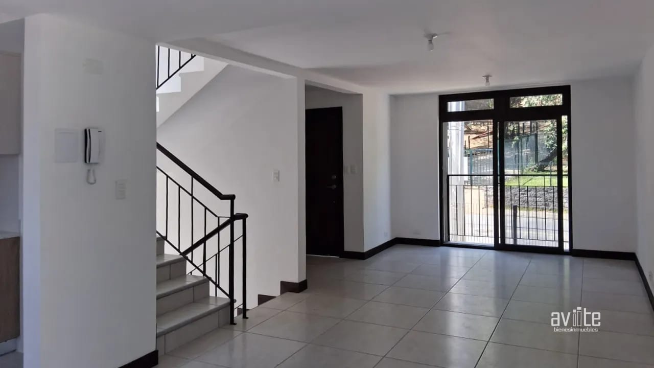 Condado Naranjo, casa para estrenar Q10,500.00 — Casa en Alquiler en Condado Naranjo, Zona 4 Mixco, Guatemala, Ciudad — foto 4 de 11