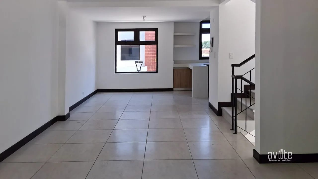 Condado Naranjo, casa para estrenar Q10,500.00 — Casa en Alquiler en Condado Naranjo, Zona 4 Mixco, Guatemala, Ciudad — foto 6 de 11