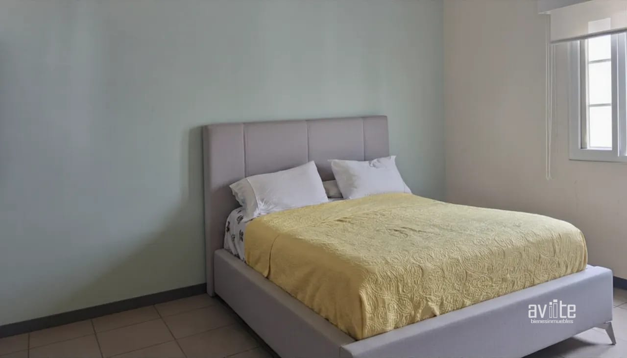 Jardín con casa en Condado Naranjo, dentro de Alameda Norte. — Casa en Venta en Condado Naranjo, Zona 4 Mixco, Guatemala, Ciudad — foto 9 de 10