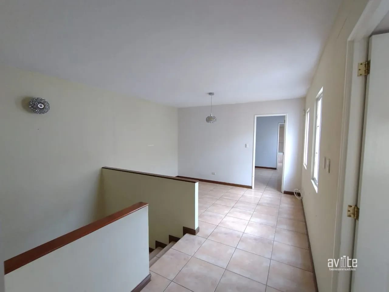 Condado Naranjo, casa Alambra en venta Q2,750,000 — Casa en Venta en Condado Naranjo, Zona 4 Mixco, Guatemala, Ciudad — foto 5 de 11
