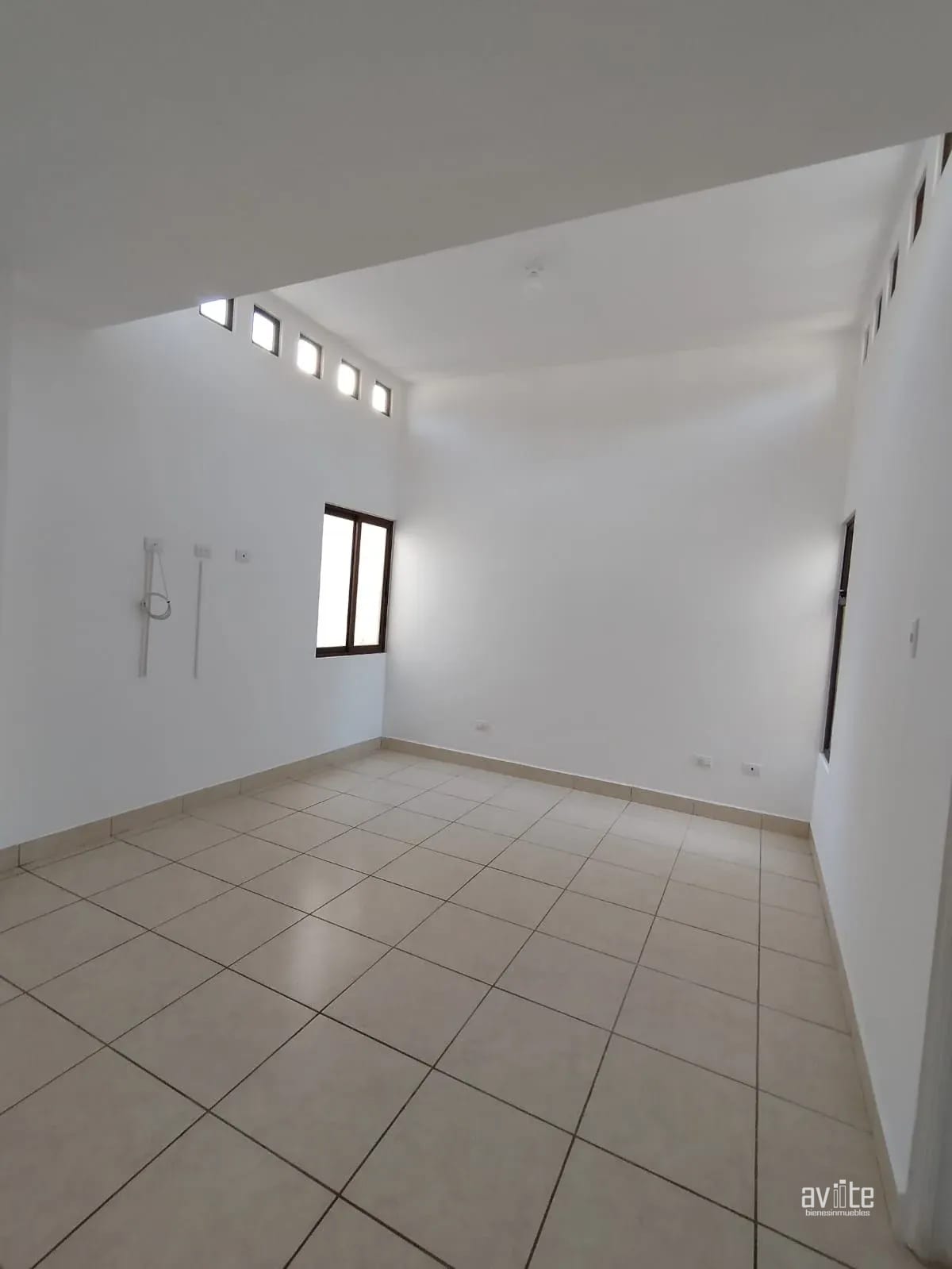 Vistas del Naranjo 1. Casa en venta, 3 niveles $300,000 más impues — Casa en Venta en Vistas del Naranjo, Zona 4 Mixco, Guatemala, Ciudad — foto 9 de 10