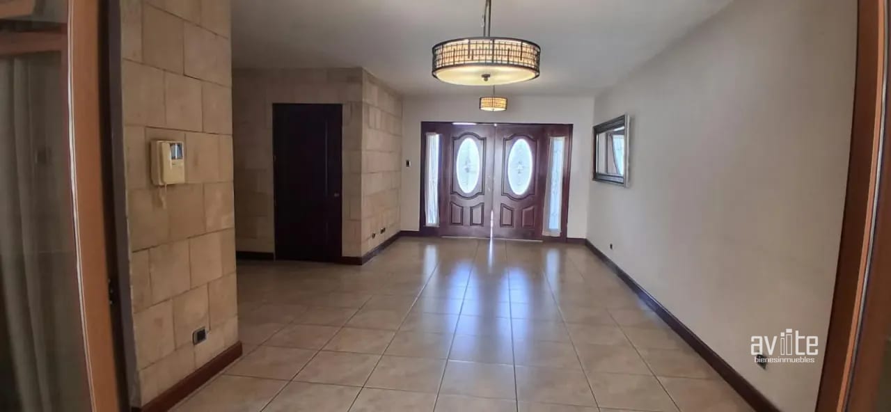 Bosques de Linda Villa, con garita, zona 7. Q2,950,000 negociable — Casa en Venta en Zona 7, Guatemala, Ciudad — foto 1 de 14