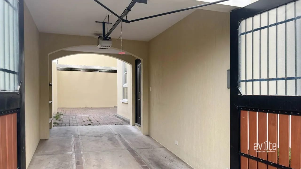 CONDADO NARANJO, Casa Navarra en alquiler Q9,500 — Casa en Alquiler en Condado Naranjo, Zona 4 Mixco, Guatemala, Ciudad — foto 2 de 7