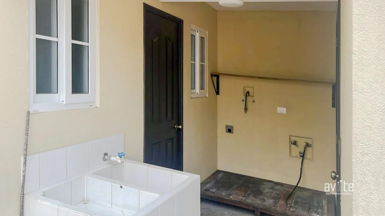 CONDADO NARANJO, Casa Navarra en alquiler Q9,500 — Casa en Alquiler en Condado Naranjo, Zona 4 Mixco, Guatemala, Ciudad — foto 6 de 7