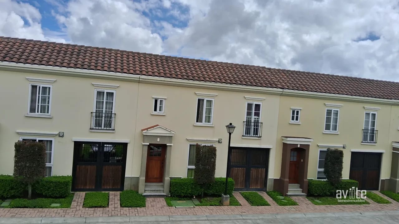 CONDADO NARANJO, Casa Navarra en alquiler Q9,500 — Casa en Alquiler en Condado Naranjo, Zona 4 Mixco, Guatemala, Ciudad — foto 1 de 7