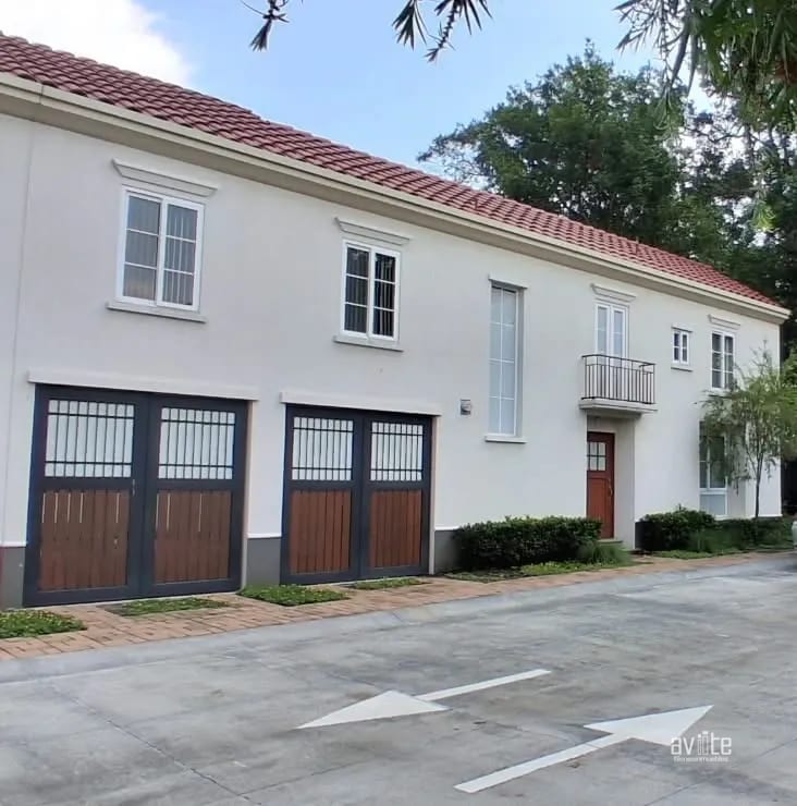 CONDADO NARANJO, jardín grande, dentro Alameda Norte, Q15,000 — Casa en Alquiler en Condado Naranjo, Zona 4 Mixco, Guatemala, Ciudad — foto 1 de 11