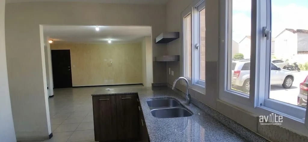 VILLA en alquiler, nivel 1 y 2. Dentro de Alameda Norte Q7,200 — Apartamento en Alquiler en Condado Naranjo, Zona 4 Mixco, Guatemala, Ciudad — foto 3 de 10