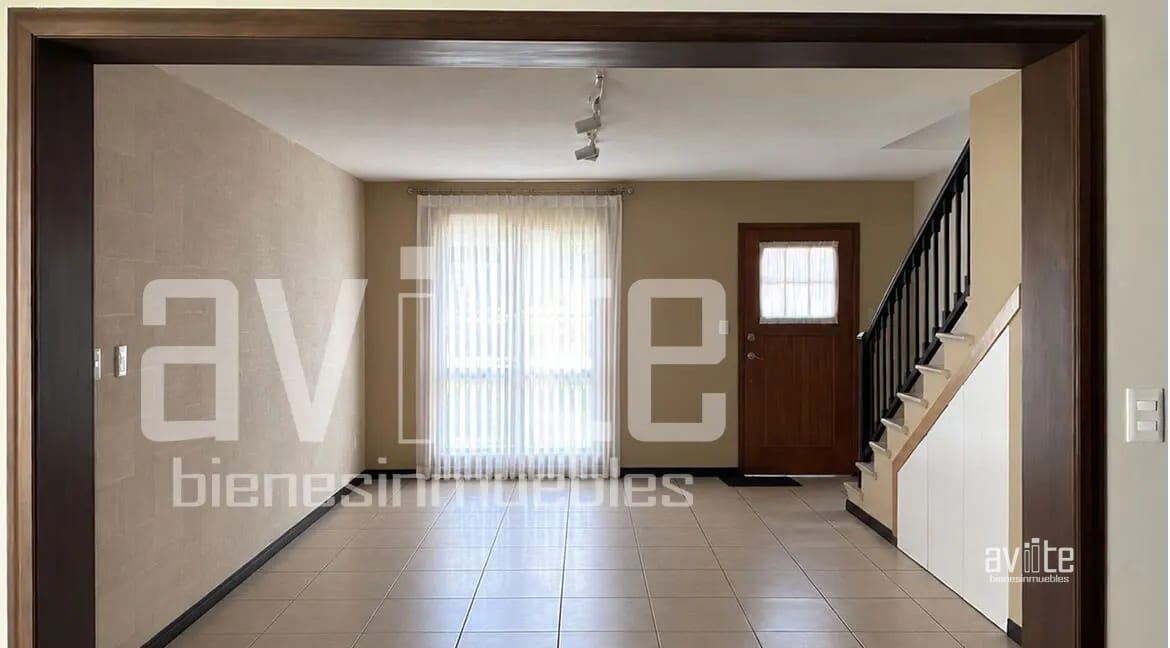 CONDADO NARANJO, casa Real Navarra en venta $490,000 — Casa en Venta en Condado Naranjo, Zona 4 Mixco, Guatemala, Ciudad — foto 2 de 9