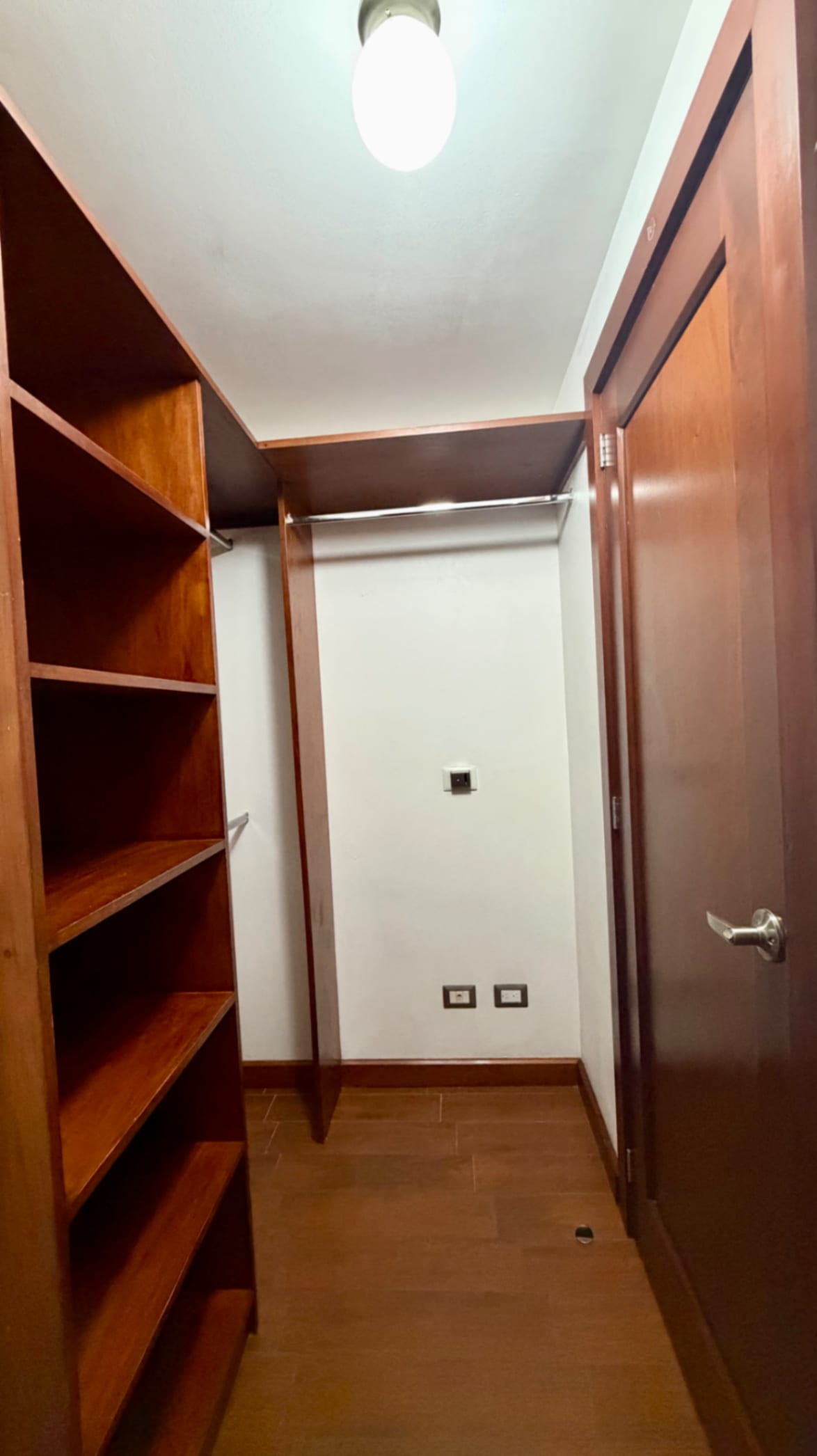 Apartamento tipo Loft - 8 mins de Cayalá — Apartamento en Alquiler en Zona 16, Guatemala, Ciudad — foto 8 de 11
