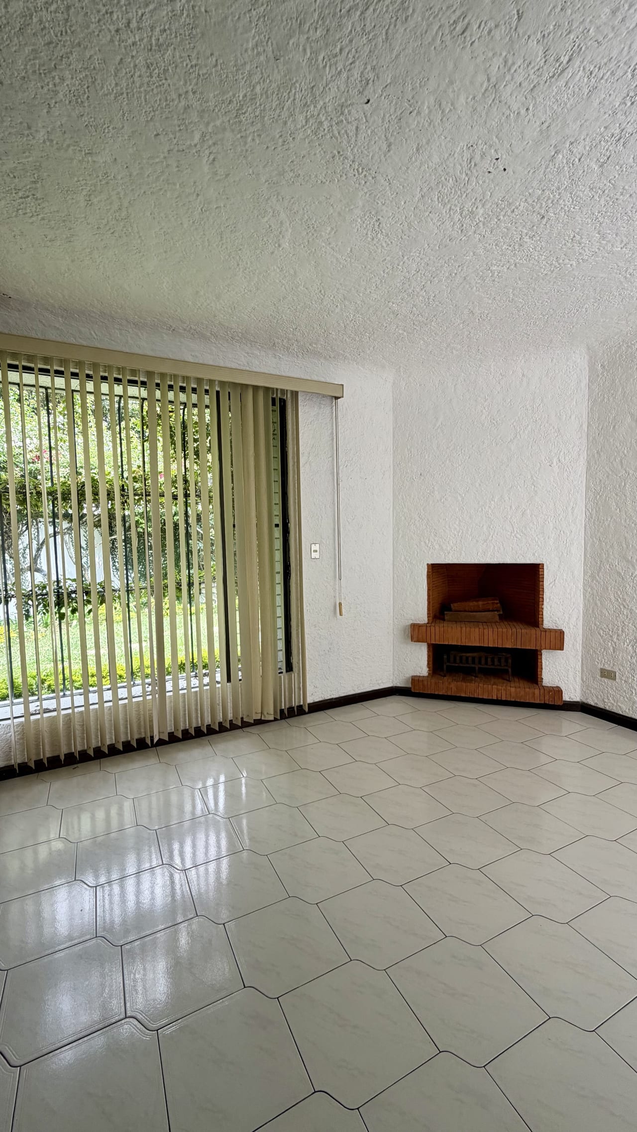 Casa de Un Nivel - Zona 14 — Casa en Alquiler en Zona 14, Guatemala, Ciudad — foto 3 de 14