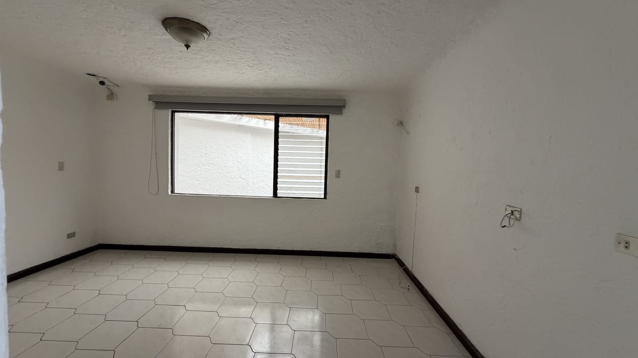 Casa de Un Nivel - Zona 14 — Casa en Alquiler en Zona 14, Guatemala, Ciudad — foto 12 de 14