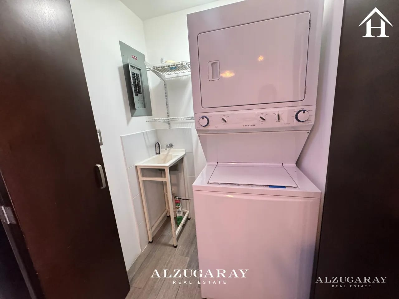 APTO. NIVEL ALTO C/ BALCÓN -3 HAB. /SAN ISIDRO 2021 Z.16 — Apartamento en Venta en Zona 16, Guatemala, Ciudad — foto 9 de 11