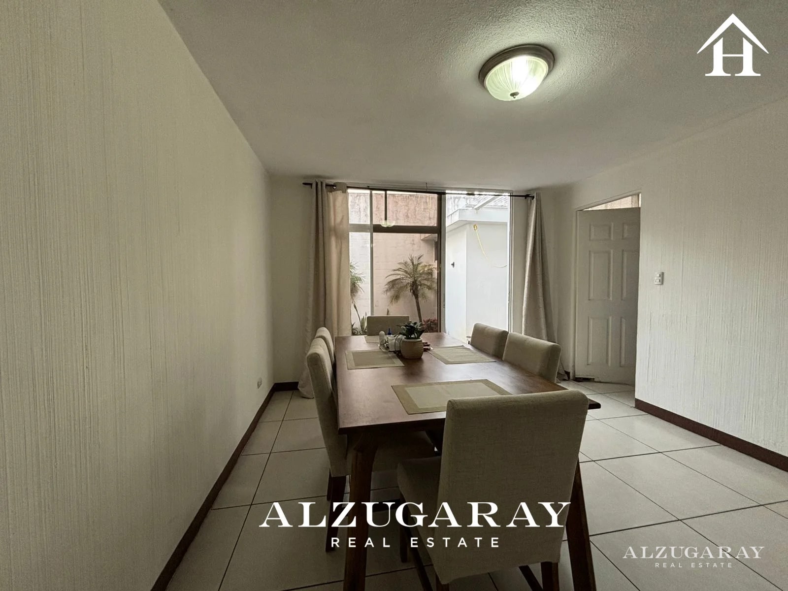 CASA EN RESIDENCIAL Z.16 - 4 HAB./ NUEVAS CASCADAS - 3