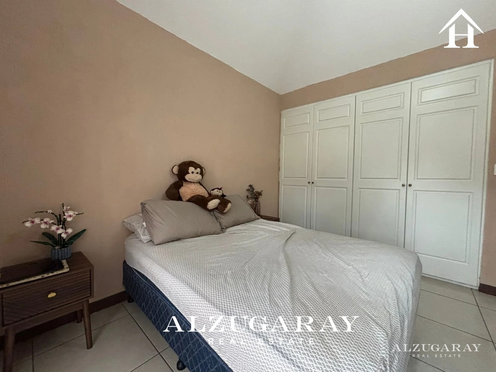 CASA EN RESIDENCIAL Z.16 - 4 HAB./ NUEVAS CASCADAS - 7