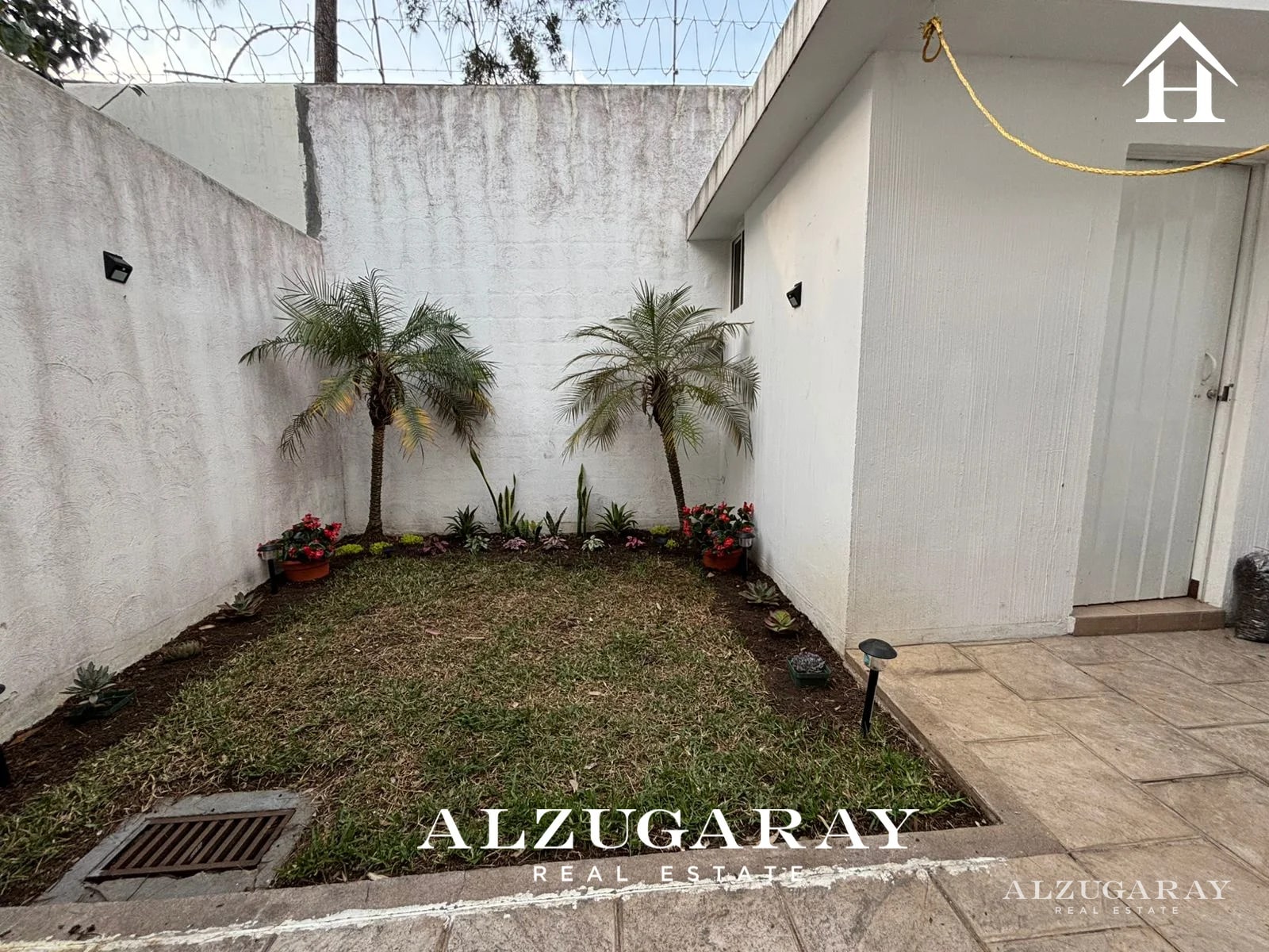 CASA EN RESIDENCIAL Z.16 - 4 HAB./ NUEVAS CASCADAS - 4