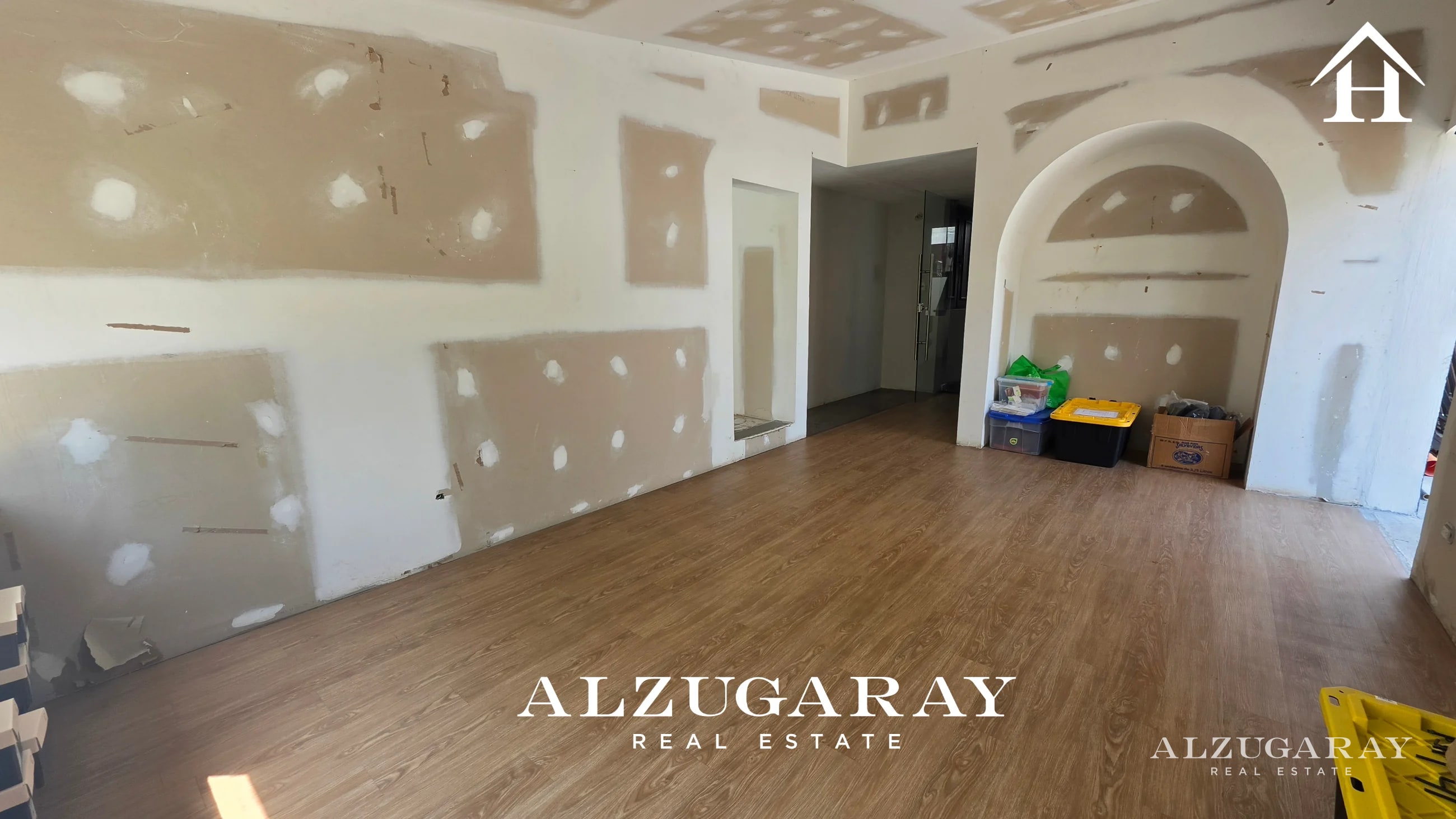 LOCAL COMERCIAL ZONA 14 -95 MT2 / EXCELENTE UBICACIÓN - 4