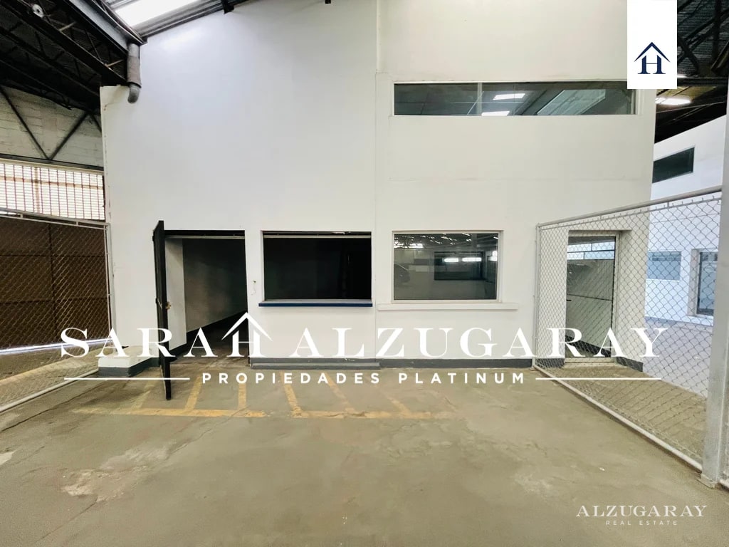 BODEGA C/ MULTIPLES AMBIENTES - 2,800 M2 / SECTOR SAN PEDRITO Z.5 - 4