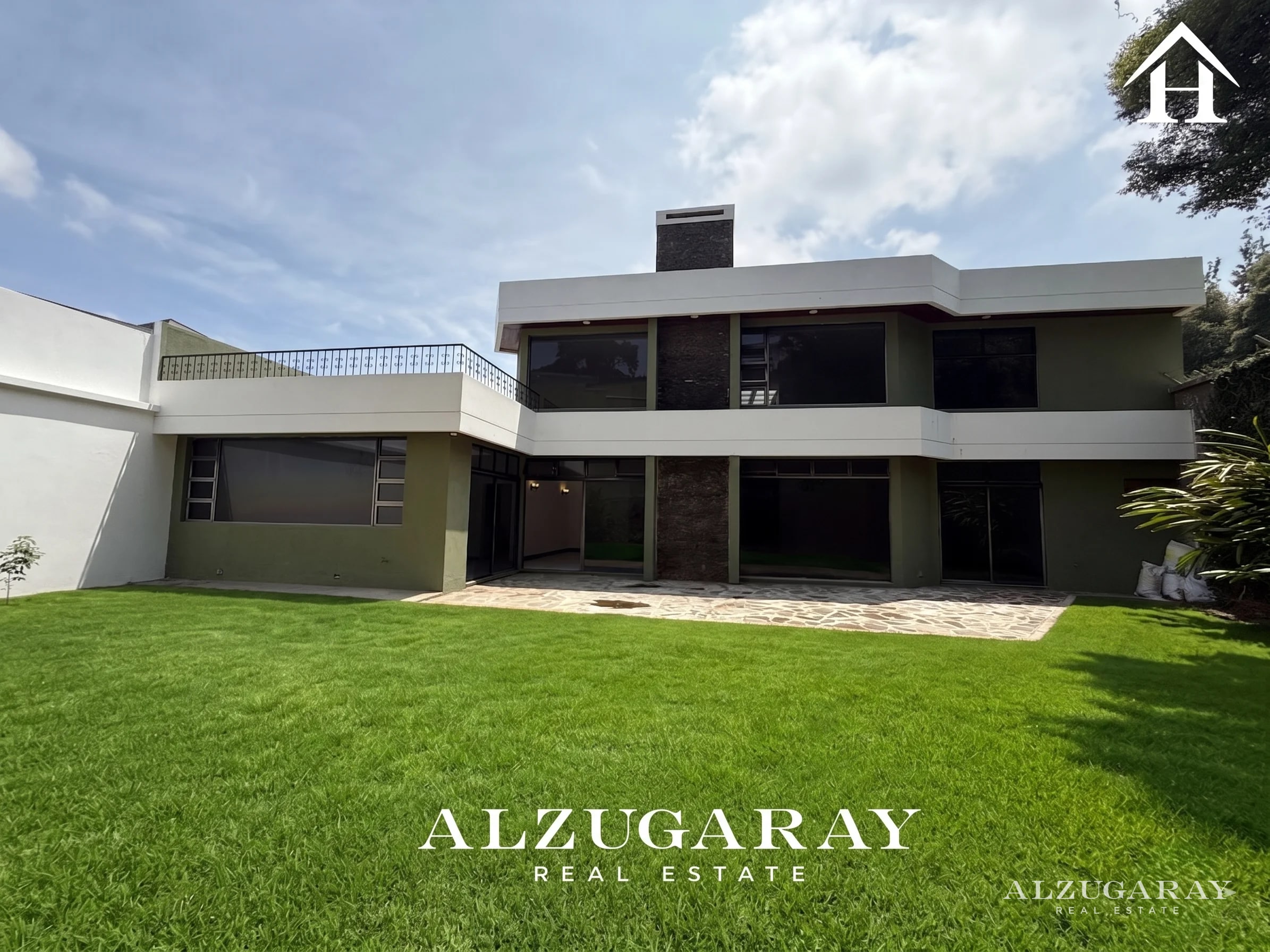 CASA AMPLIA C/ JARDIN CAES -4 HAB. / LOMAS SAN RAFAEL — Apartamento en Alquiler en Lomas de San Rafael, Carretera a El Salvador, Guatemala, Ciudad — foto 1 de 10
