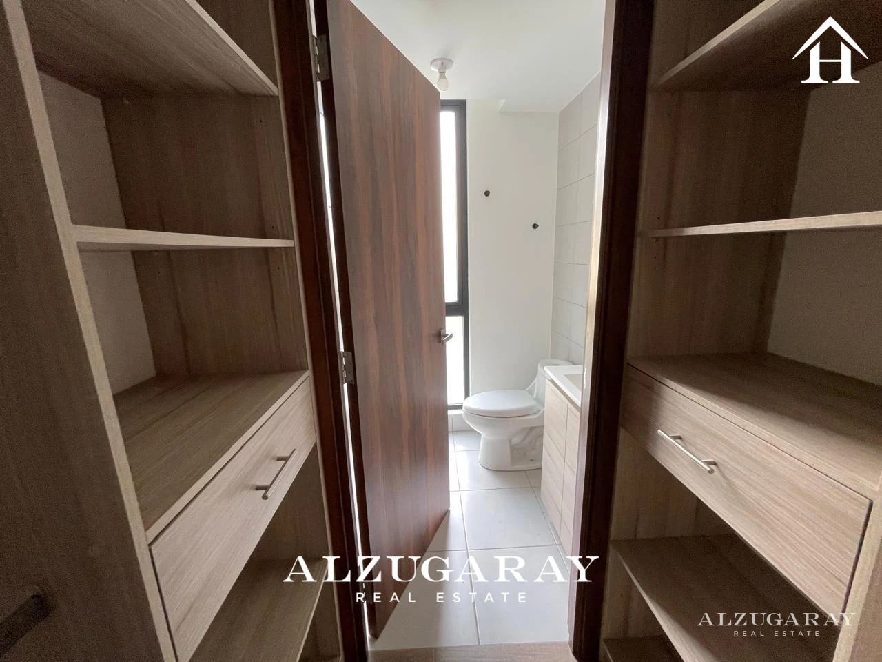 APTO. SEMI AMUEBLADO - 2 HAB. / TORRE MILEA Z.13 — Apartamento en Alquiler en Zona 13, Guatemala, Ciudad — foto 6 de 14