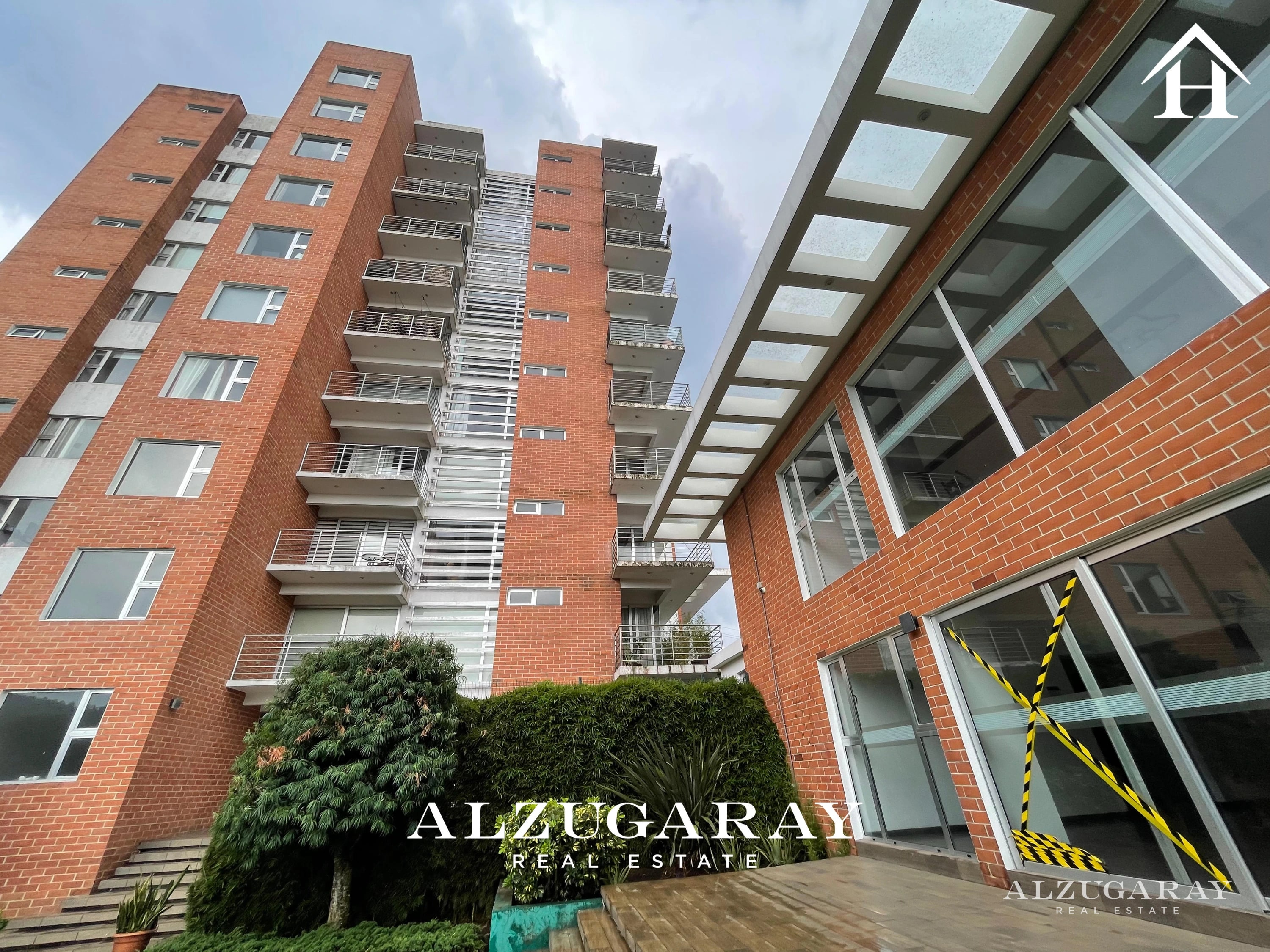 APTO AMPLIO Y MODERNO C/VISTA -2 HAB. / NUEVA CALEDONIA Z. 16 — Apartamento en Venta en Nueva Caledonia, Zona 16, Guatemala, Ciudad — foto 1 de 14