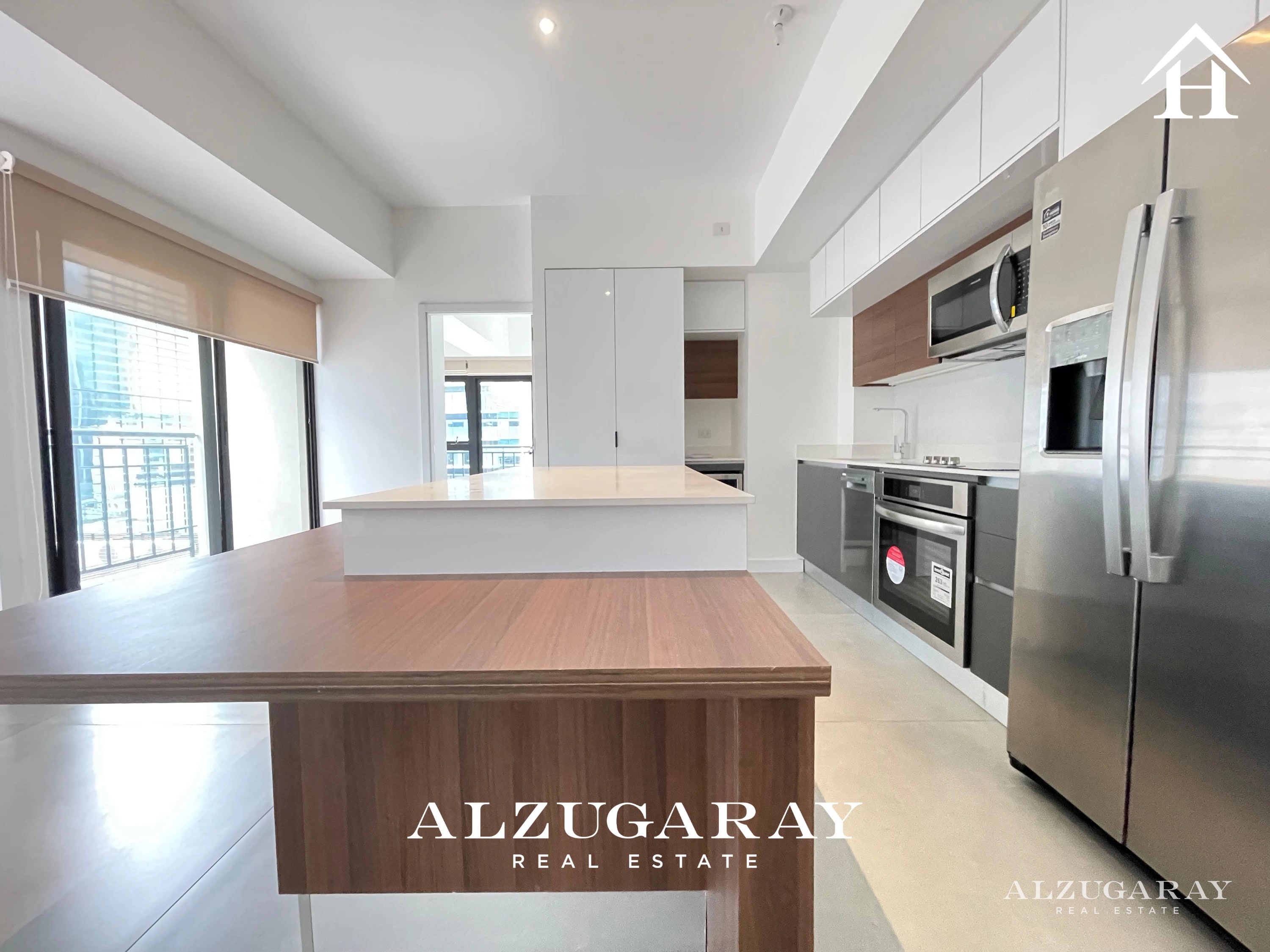 APTO MODERNO C/BALCONES - 2 HAB./ EDIF. BONADIEZ, Z.10 — Apartamento en Alquiler en Bonadiez, Zona 10, Guatemala, Ciudad — foto 1 de 11