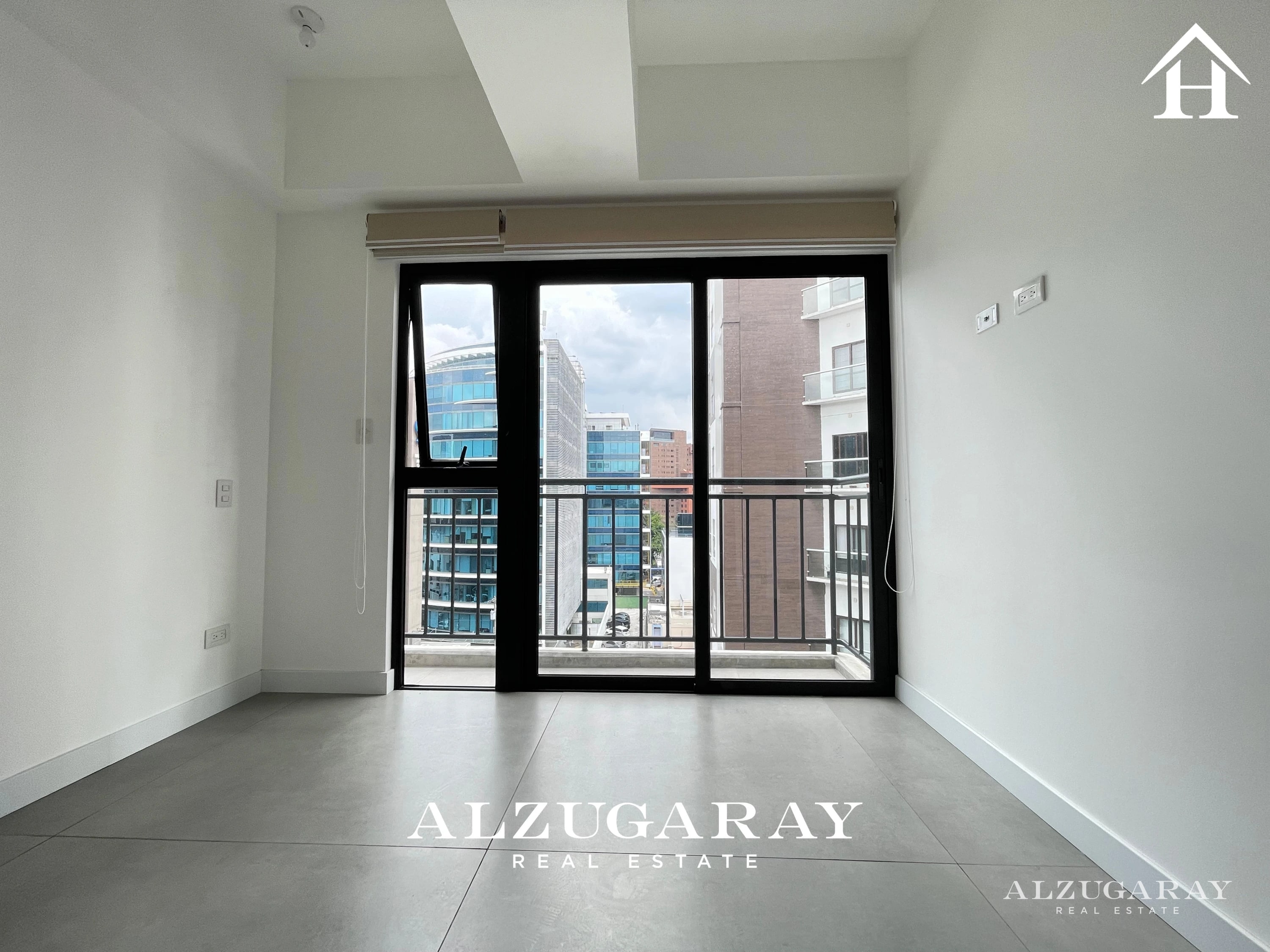APTO MODERNO C/BALCONES - 2 HAB./ EDIF. BONADIEZ, Z.10 — Apartamento en Alquiler en Bonadiez, Zona 10, Guatemala, Ciudad — foto 4 de 11