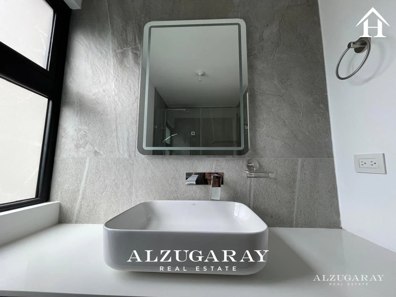 APTO MODERNO C/BALCONES - 2 HAB./ EDIF. BONADIEZ, Z.10 — Apartamento en Alquiler en Bonadiez, Zona 10, Guatemala, Ciudad — foto 8 de 11