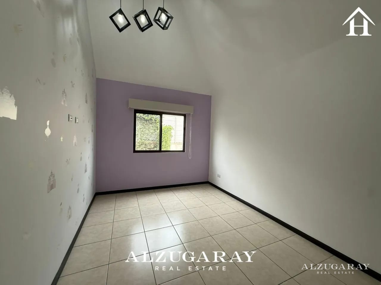 CASA C/ JARDÍN Y PERGOLA Z.16- 3 HAB. / VISTAS DE SAN ISIDRO — Casa en Venta en Vistas de San Isidro, Zona 16, Guatemala, Ciudad — foto 9 de 12