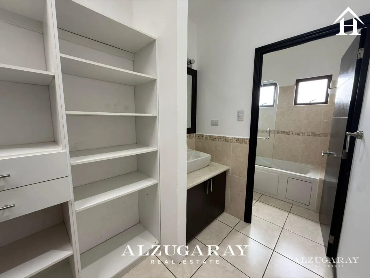 CASA C/ JARDÍN Y PERGOLA Z.16- 3 HAB. / VISTAS DE SAN ISIDRO — Casa en Venta en Vistas de San Isidro, Zona 16, Guatemala, Ciudad — foto 12 de 12