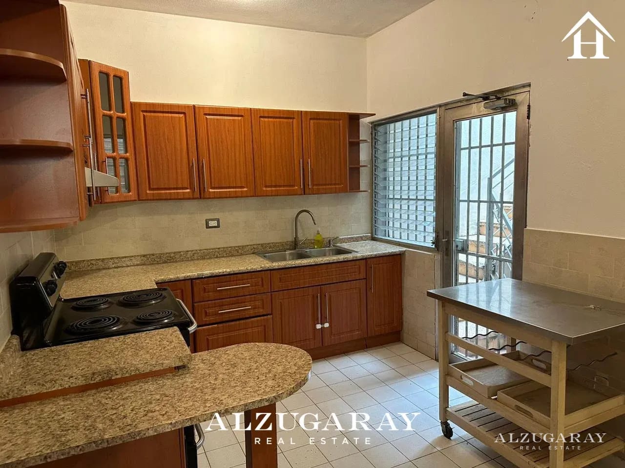 CASA C/ AMPLIOS ESPACIOS - 3 HAB. / COLONIA BRAN Z. 3 — Casa en Alquiler en Zona 3, Guatemala, Ciudad — foto 4 de 13