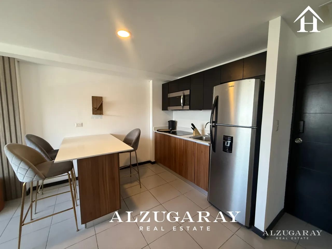 APTO. COMPLETAMENTE AMUEBLADO -2 HAB. EN ZONA 14 — Apartamento en Venta en Zona 14, Guatemala, Ciudad — foto 3 de 8