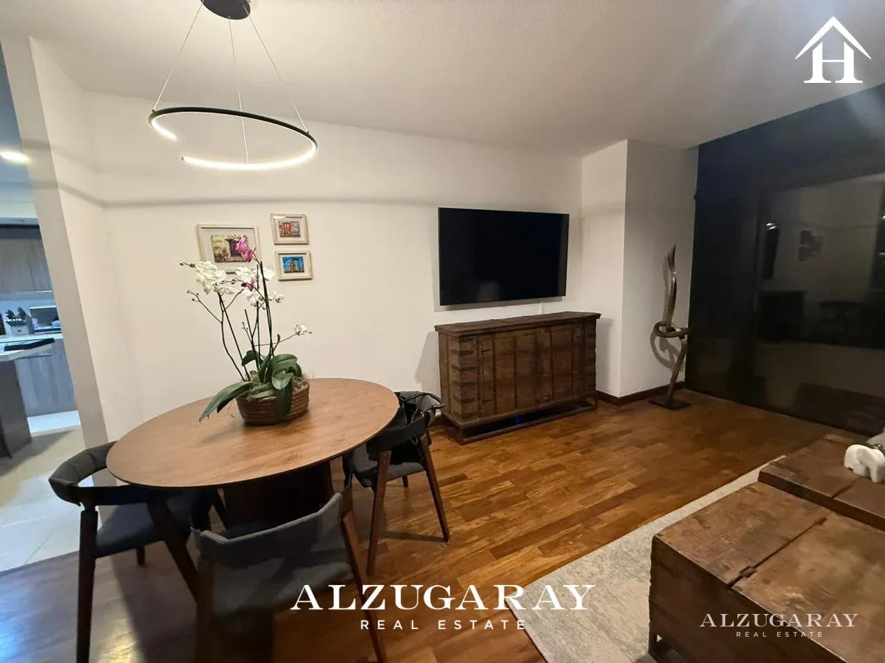 APTO AMUEBLADO C/ AMPLIO BALCÓN- 1 HAB. / EDIFICIO EN ZONA 14 — Apartamento en Alquiler en Zona 14, Guatemala, Ciudad — foto 4 de 13