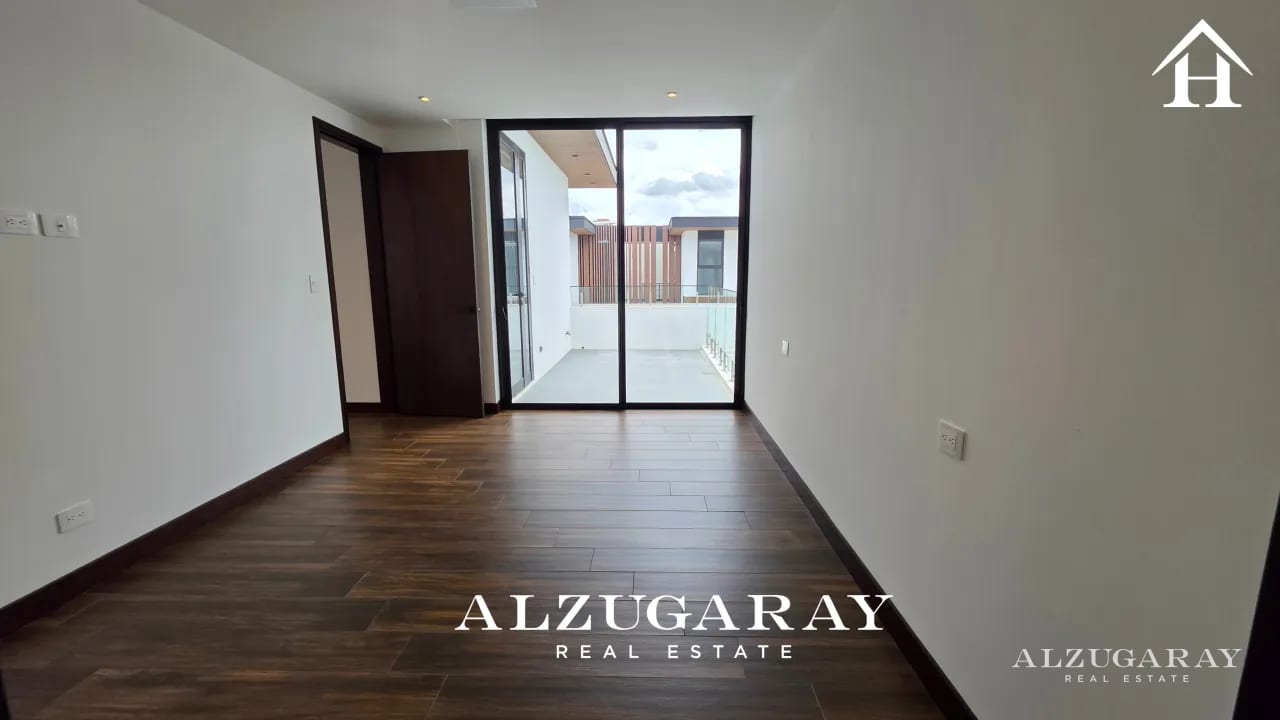 CASA MODERNA P/ ESTRENAR -3 HAB. / CONDOMINIO Z.10 — Casa en Alquiler en Zona 10, Guatemala, Ciudad — foto 9 de 10
